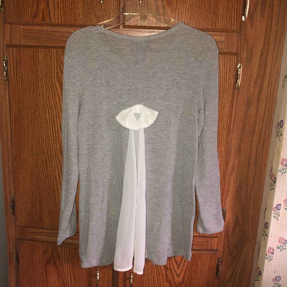 Gray Top